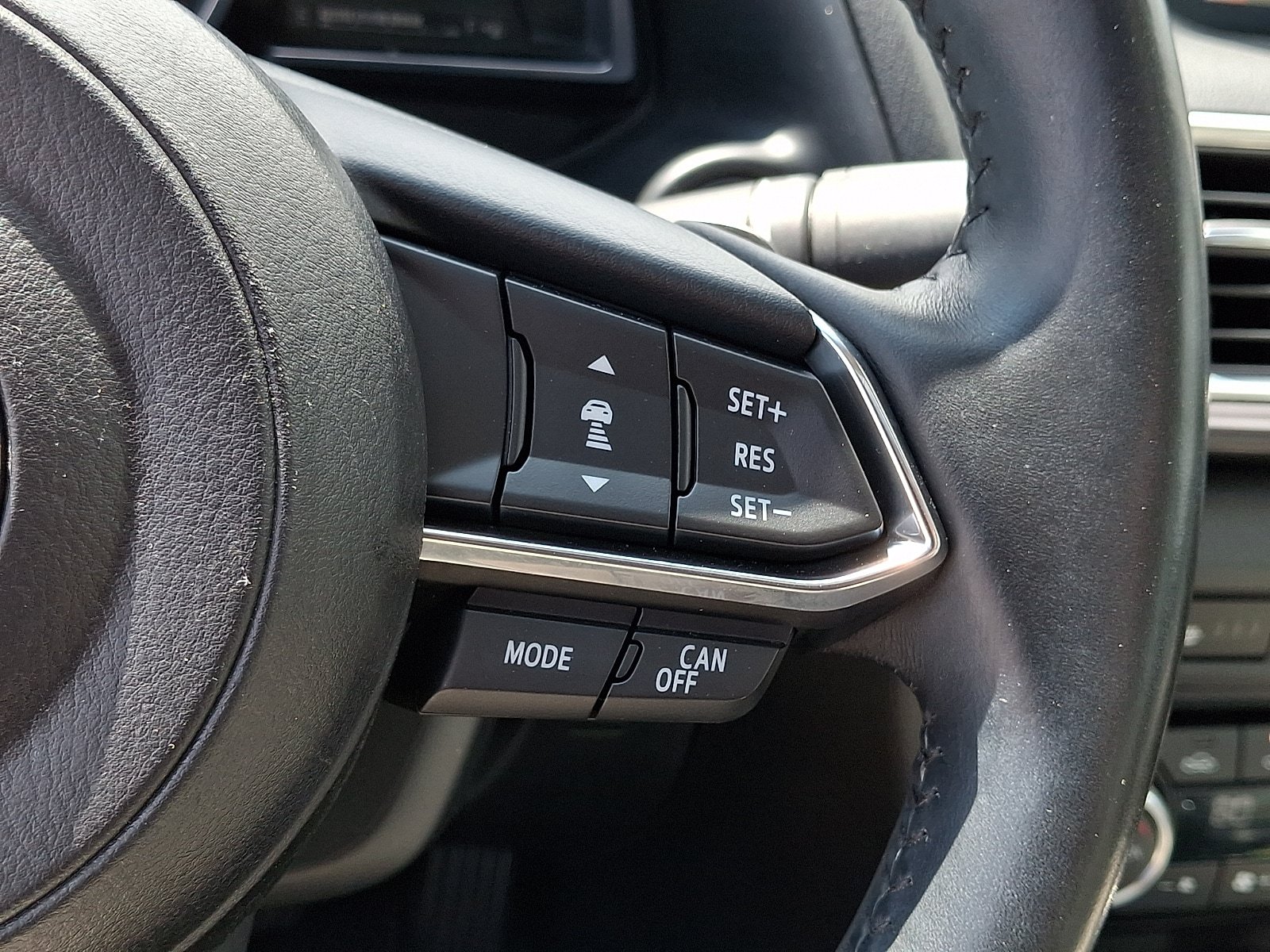 Used 2018 MAZDA MAZDA3 Grand Touring w/ Premium Equipment Package FWD image 23