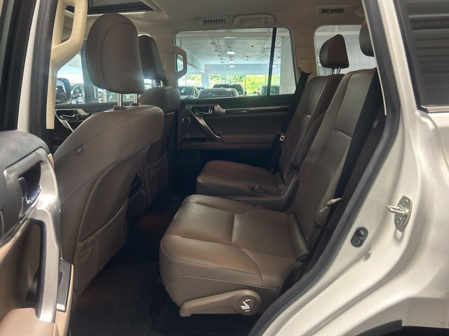 Used 2023 Lexus GX 460 Premium w/ Accessory Package AWD/4WD image 20