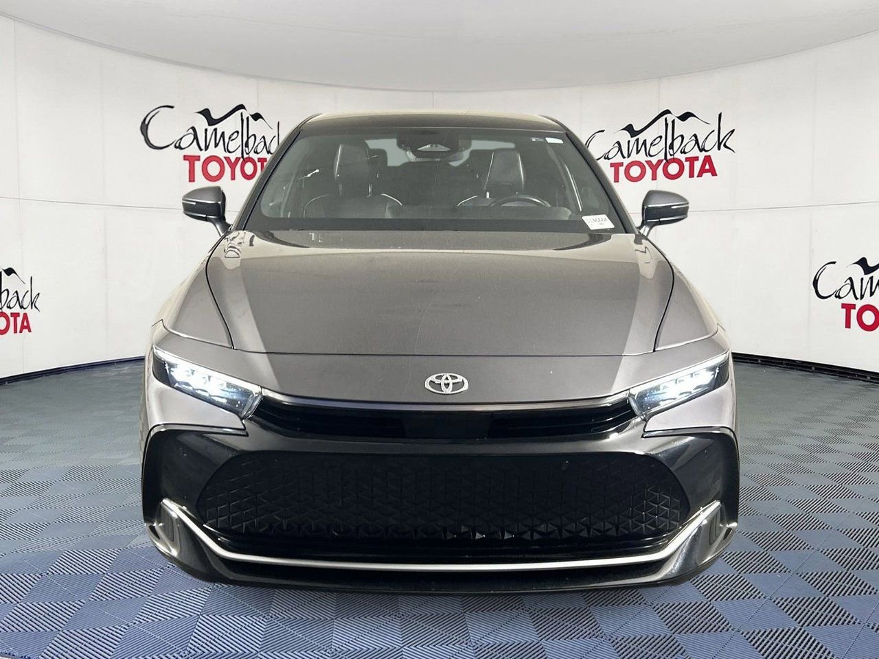 Used 2024 Toyota Crown Limited image 3