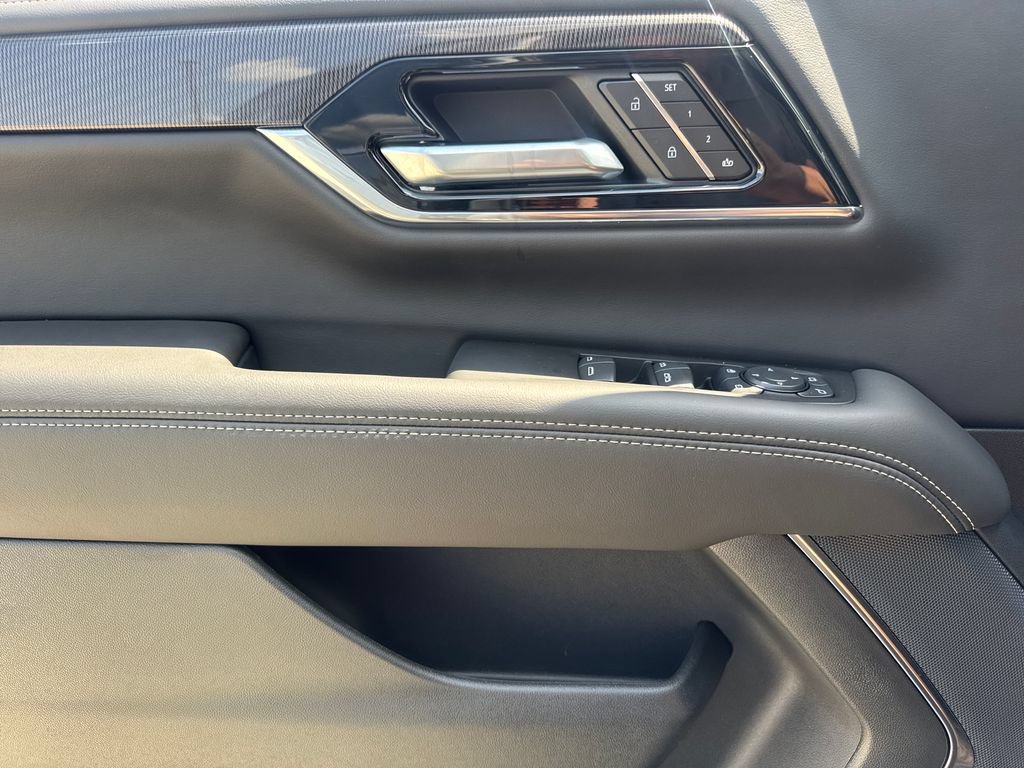 New 2026 GMC Yukon XL Elevation w/ Elevation Premium Package AWD/4WD image 17
