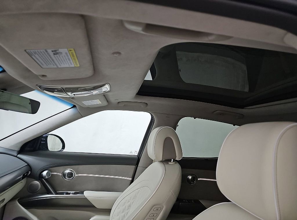 Used 2025 Genesis GV60 Performance image 9