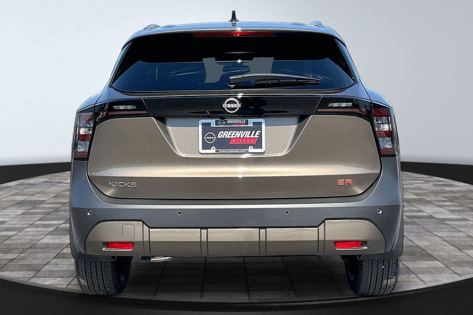 New 2026 Nissan Kicks SR FWD image 4