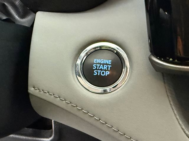 Used 2022 Toyota Highlander LE FWD image 10