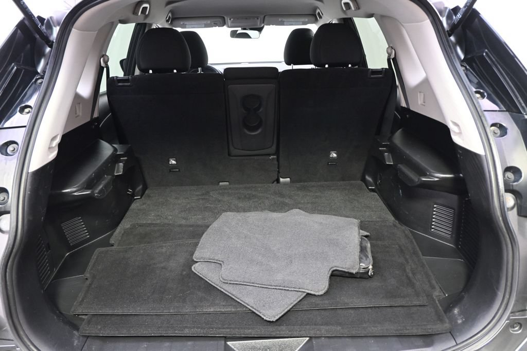 Used 2019 Nissan Rogue S AWD/4WD image 19