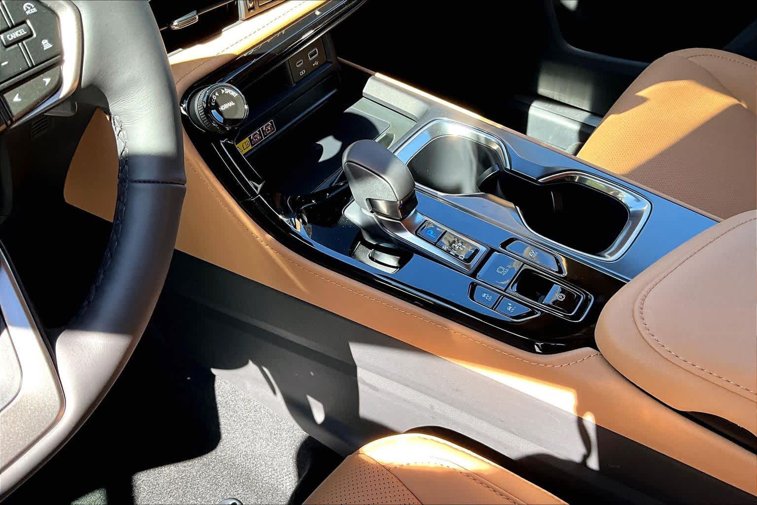 New 2026 Lexus NX 350h AWD w/ Accessory Package (2T) image 8