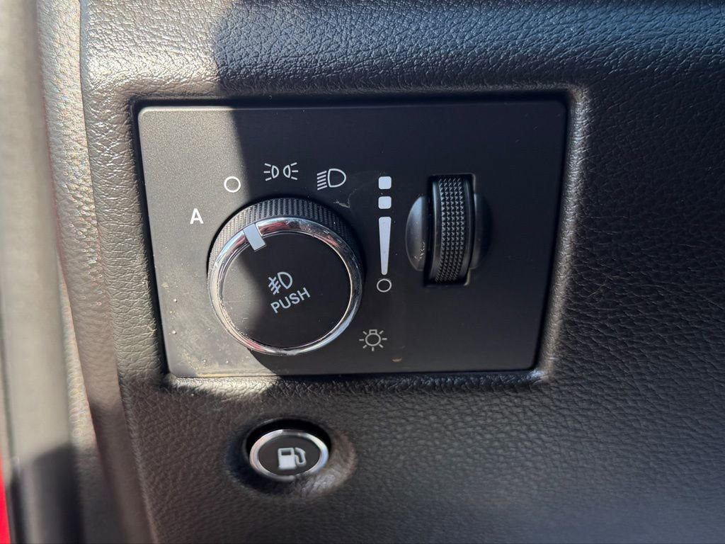 Used 2021 Jeep Grand Cherokee Limited image 22