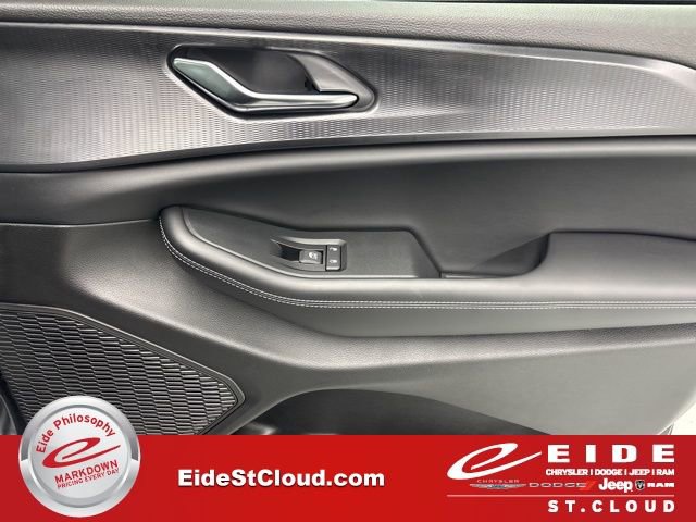 New 2025 Jeep Grand Cherokee Altitude image 29