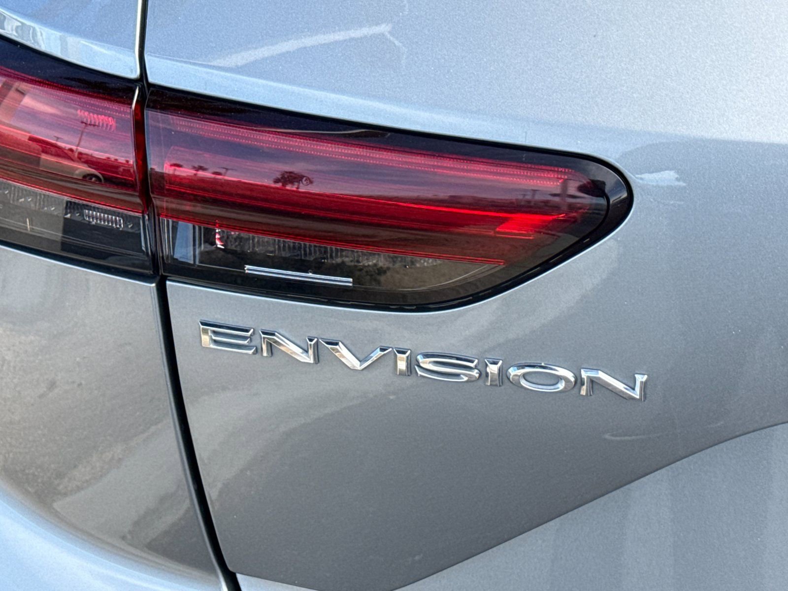 Used 2023 Buick Envision Essence image 25