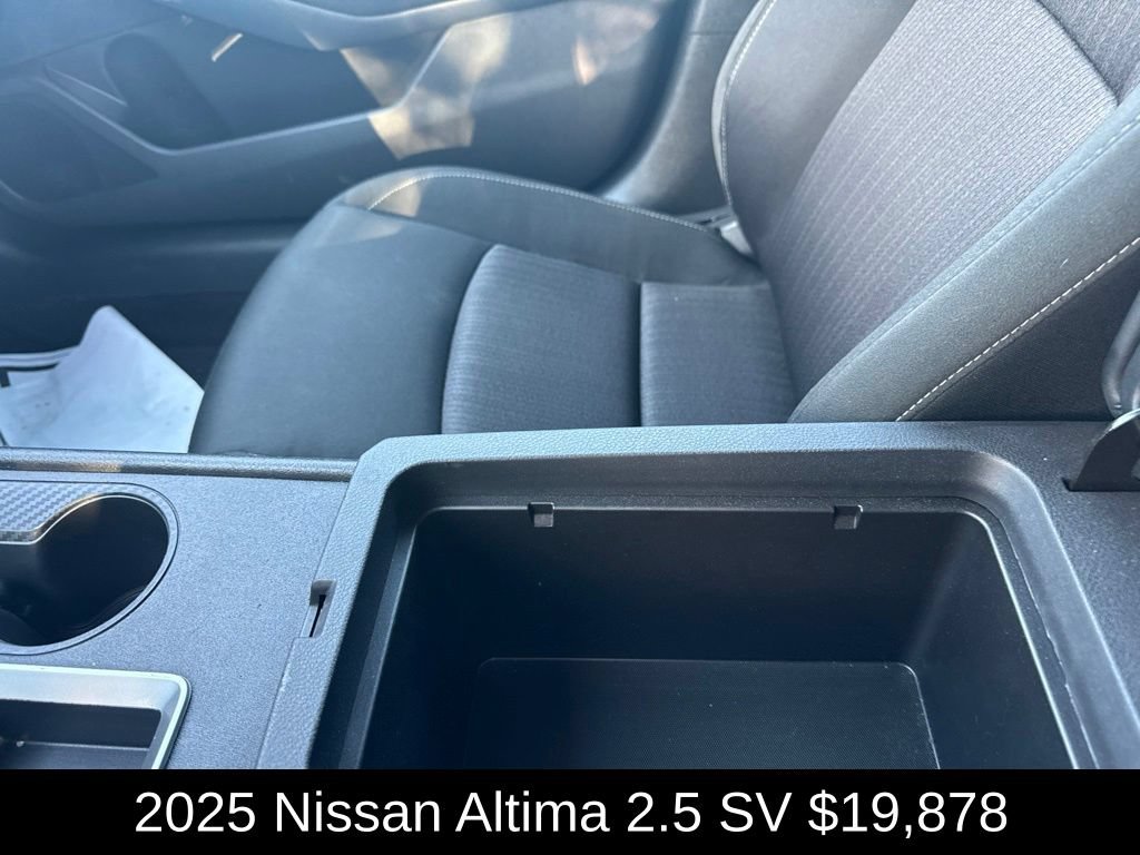 Used 2025 Nissan Altima 2.5 SV FWD image 29