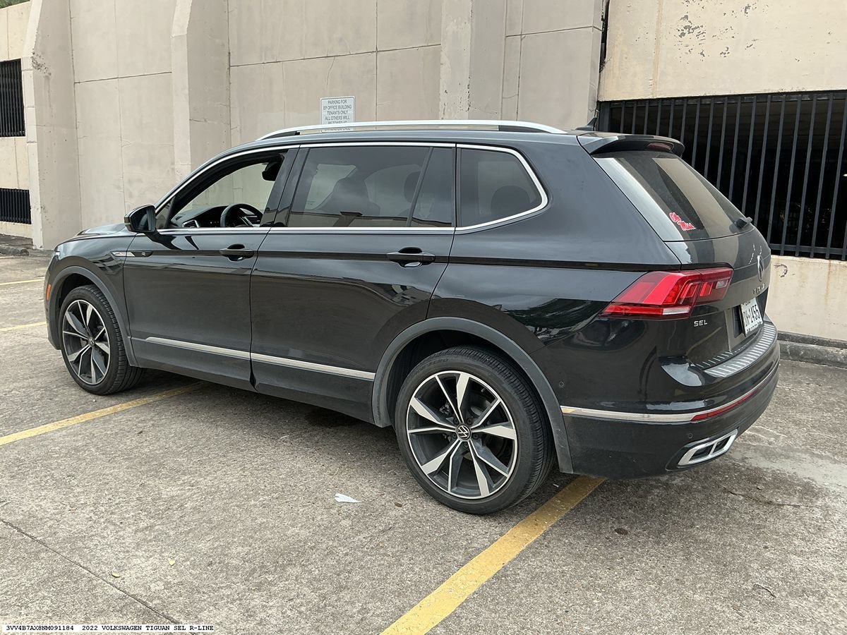Used 2022 Volkswagen Tiguan SEL R-Line AWD/4WD image 5