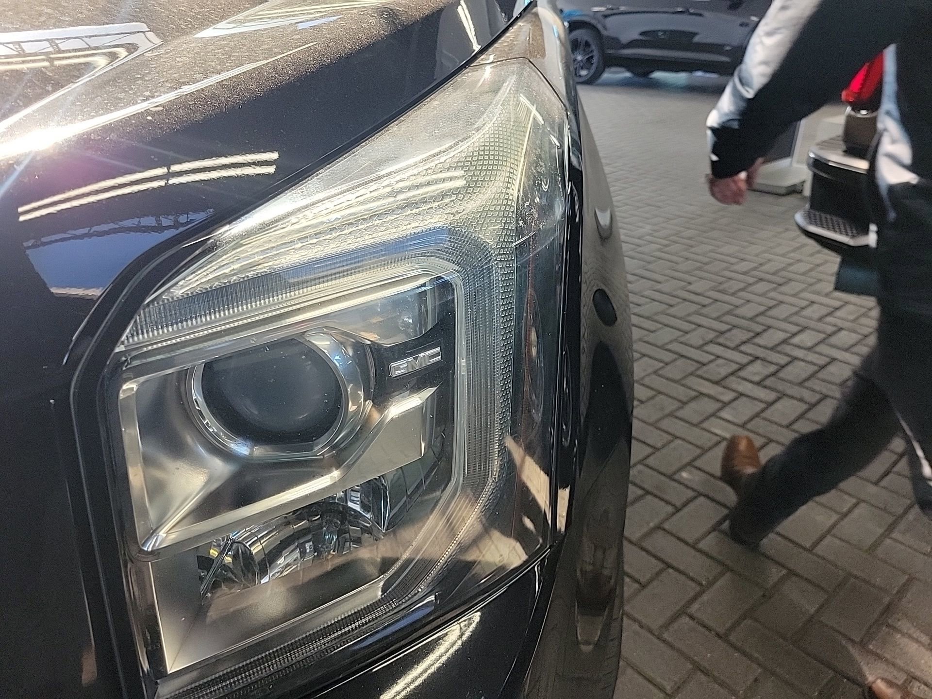 Used 2018 GMC Yukon Denali w/ Denali Ultimate Package image 24