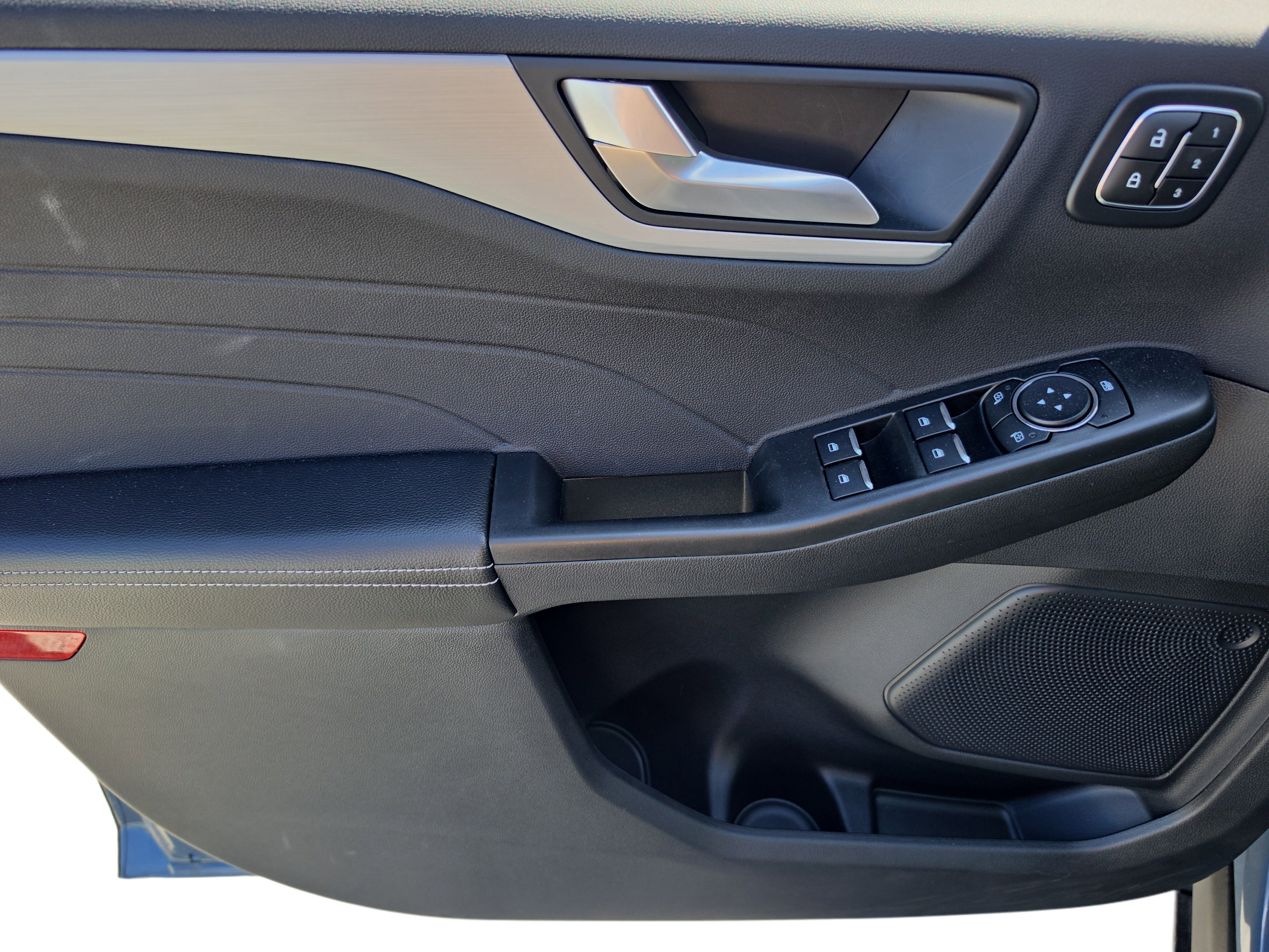 Used 2024 Ford Escape Platinum image 15