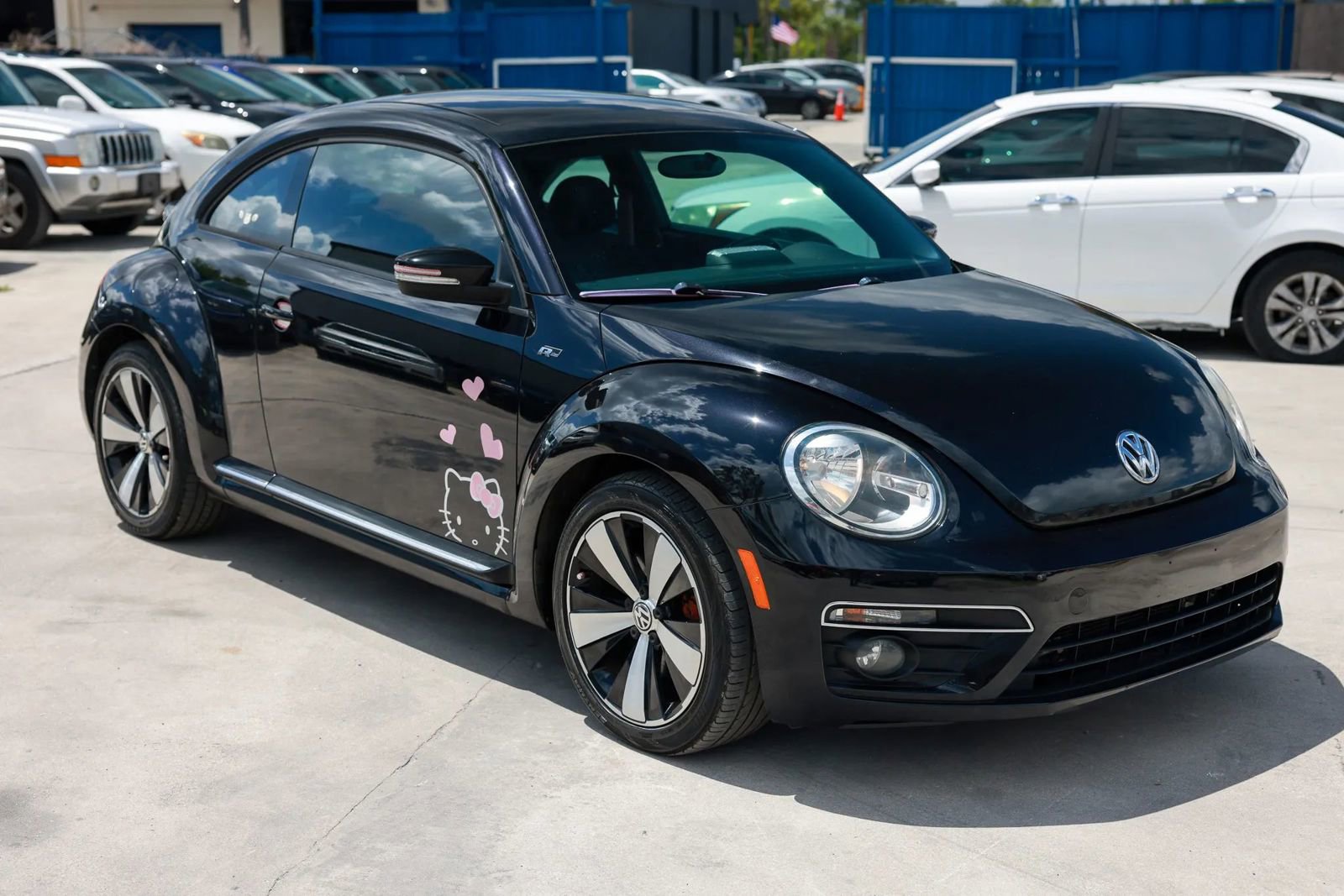 Used 2014 Volkswagen Beetle R-Line image 9