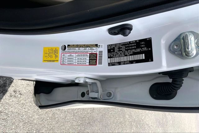 Used 2020 Toyota Highlander XLE image 21