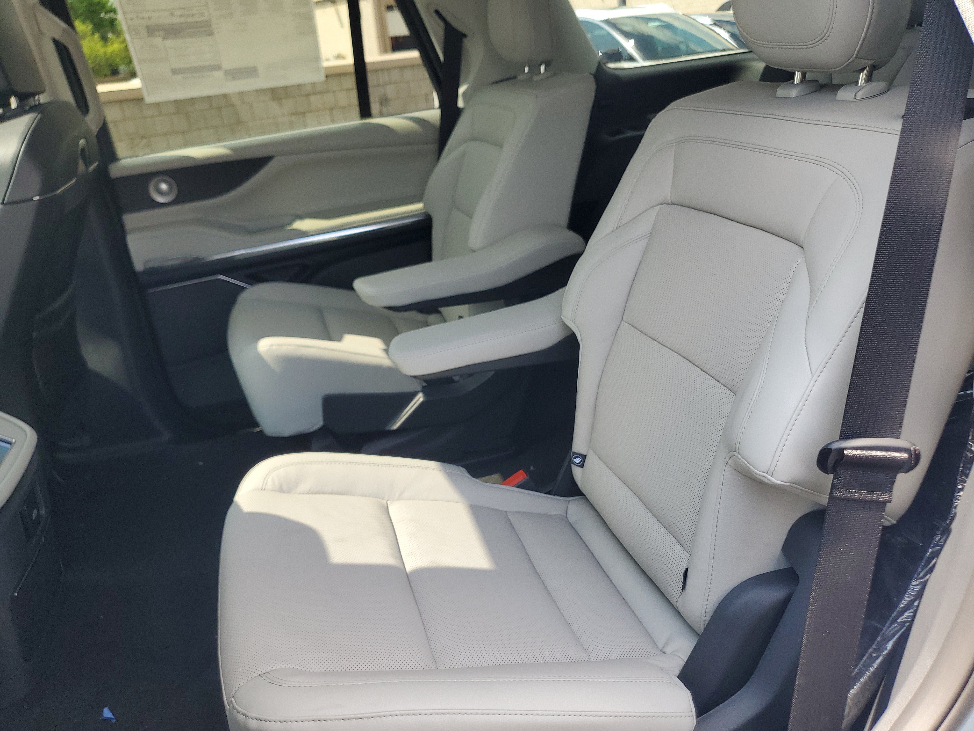 New 2026 Lincoln Navigator Reserve w/ Jet Appearance Package AWD/4WD image 29