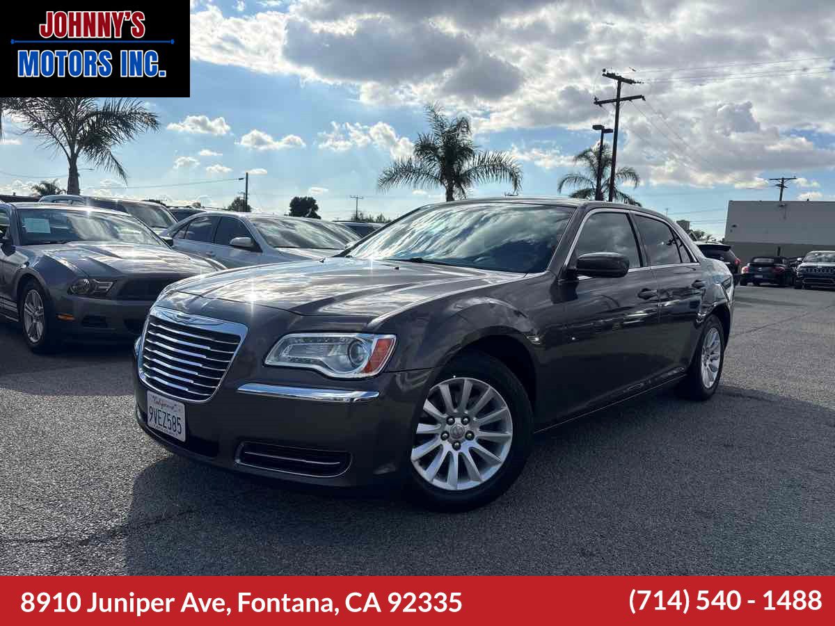 Used 2014 Chrysler 300 image 1
