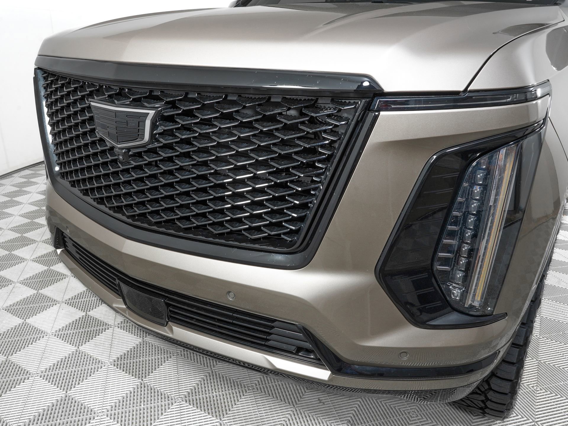 Used 2025 Cadillac Escalade Sport Platinum w/ LPO, ONYX Package AWD/4WD image 35