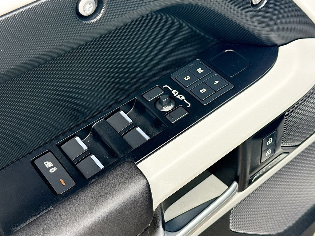 Used 2024 Land Rover Defender 110 S AWD/4WD image 19