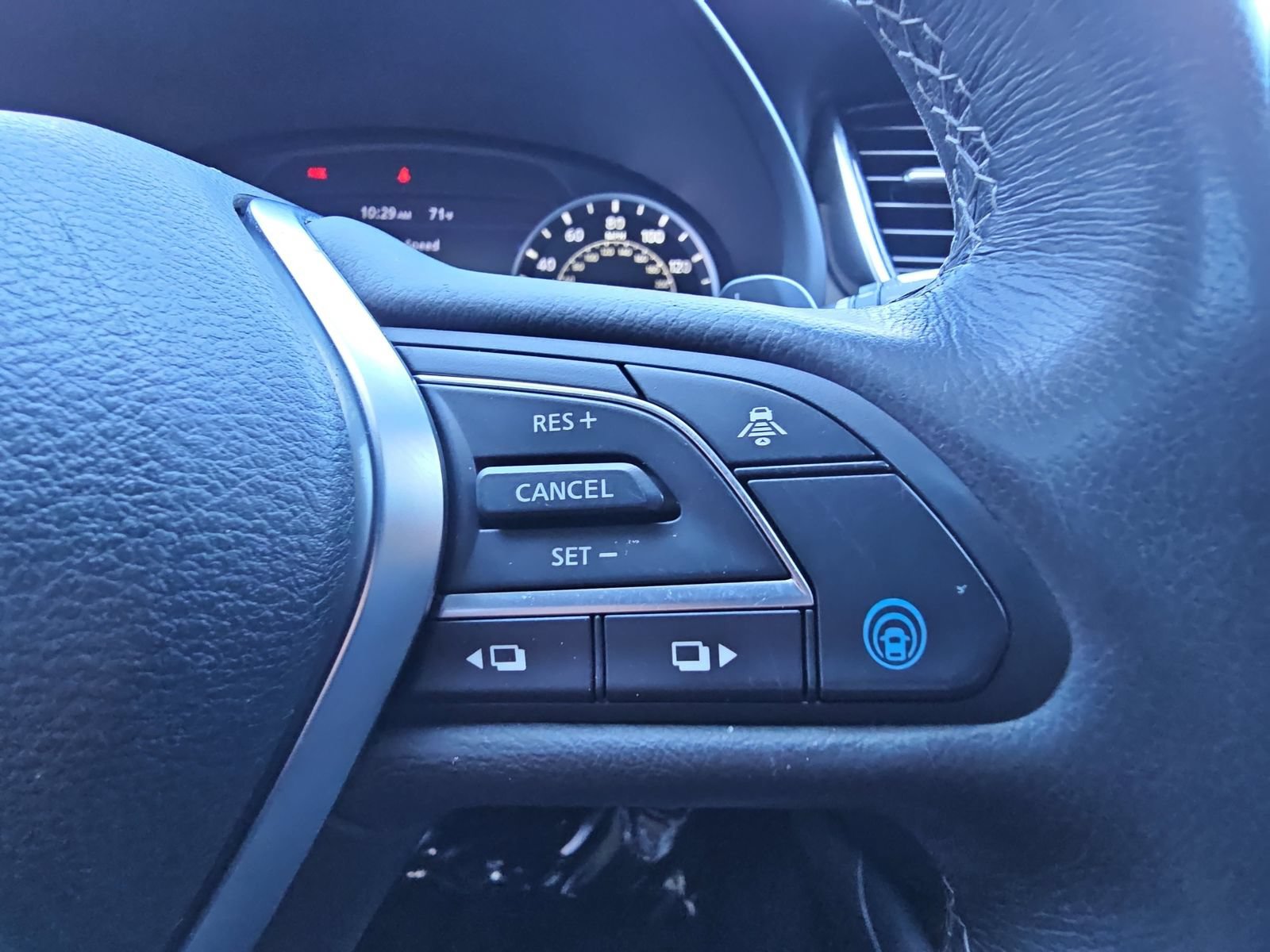 Used 2021 INFINITI QX50 Luxe FWD image 18