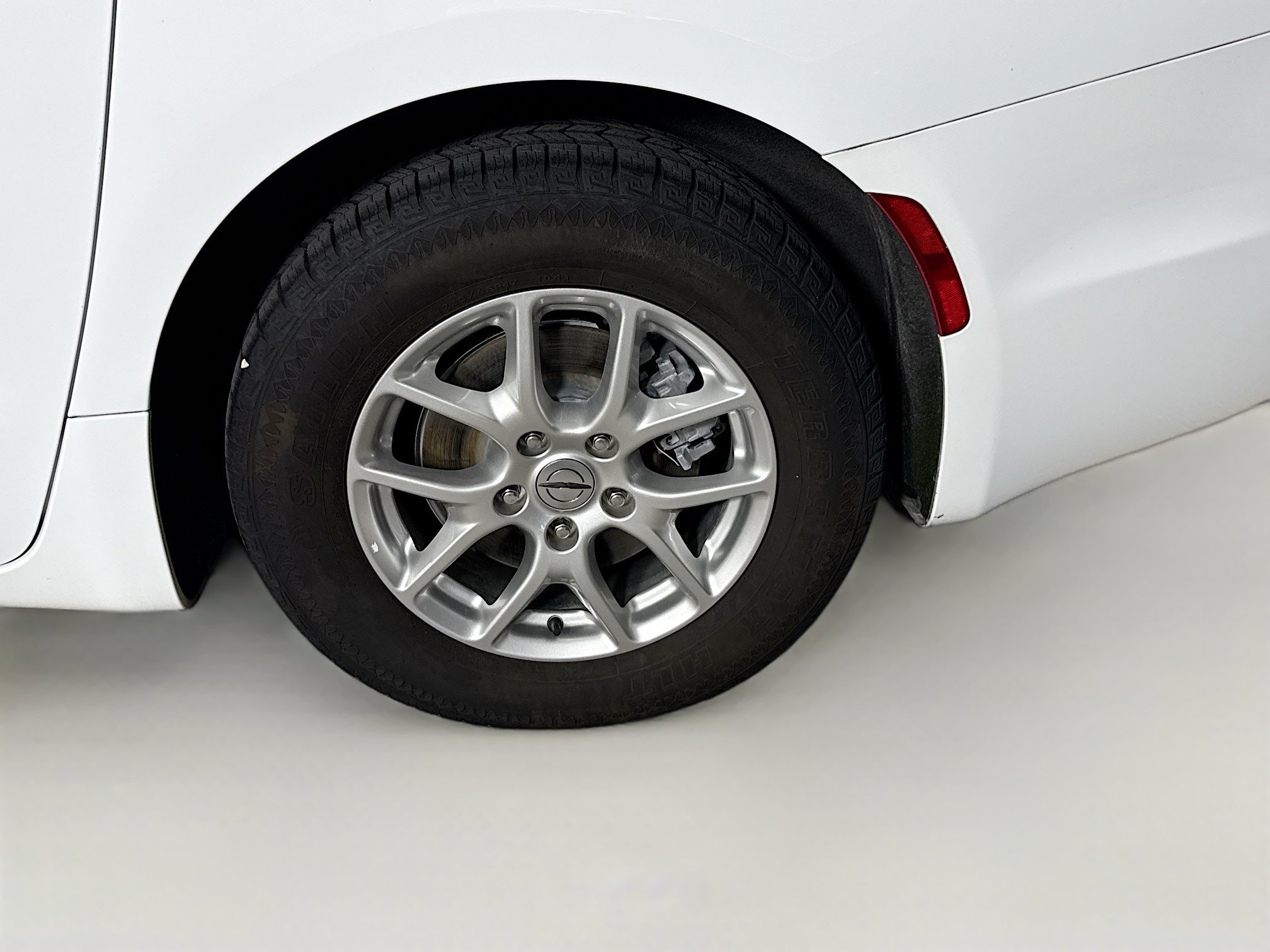Used 2023 Chrysler Pacifica Touring-L FWD image 38