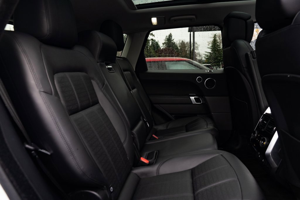 Used 2018 Land Rover Range Rover Sport HSE Dynamic image 24