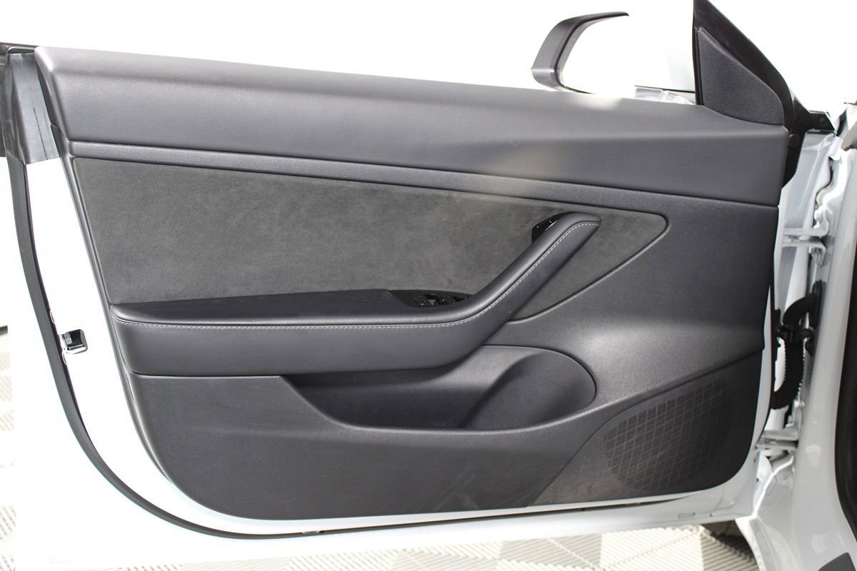 Used 2020 Tesla Model 3 Standard Range Plus RWD image 6