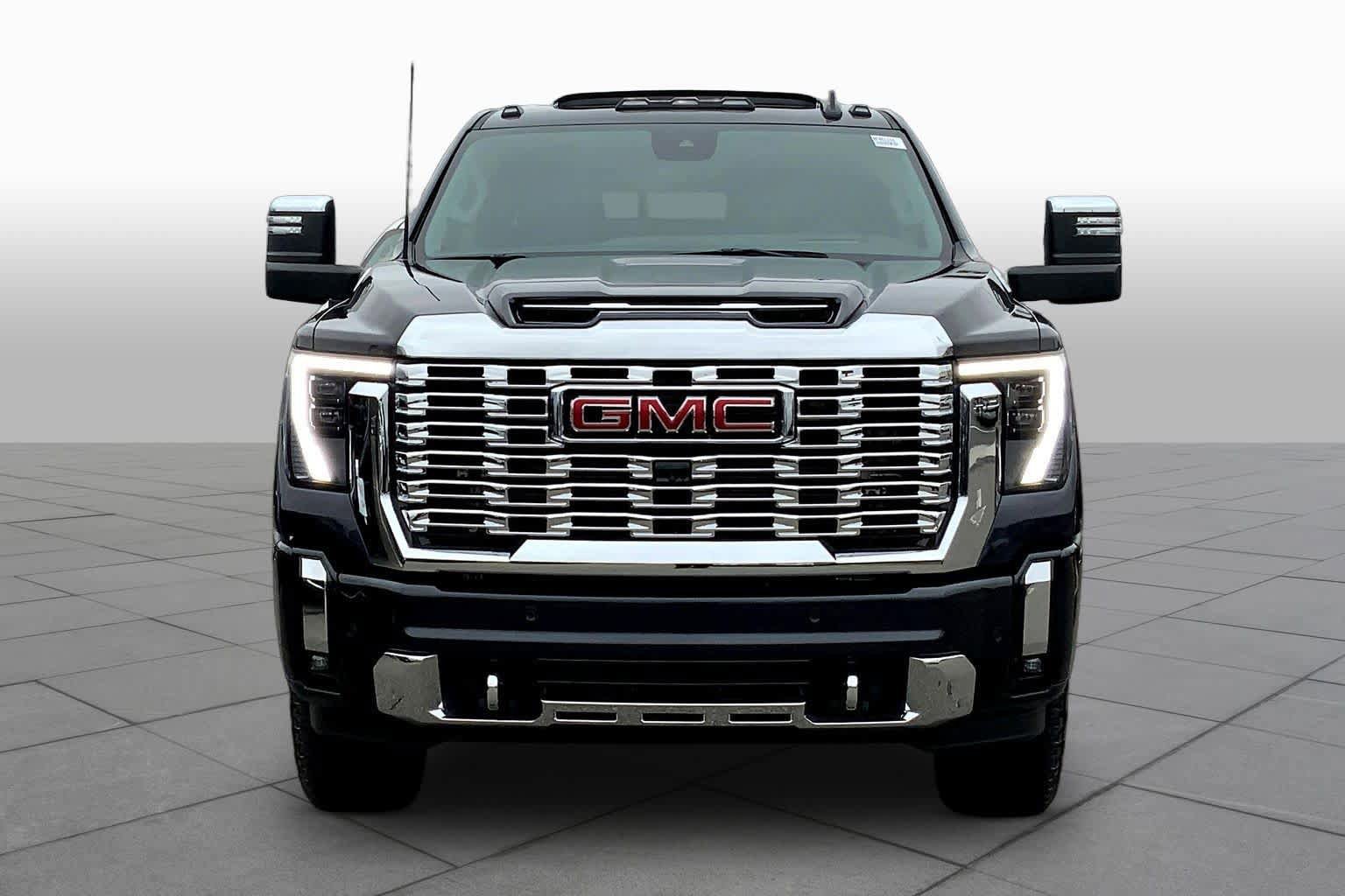 Used 2024 GMC Sierra 2500 Denali w/ Denali Reserve Package image 4