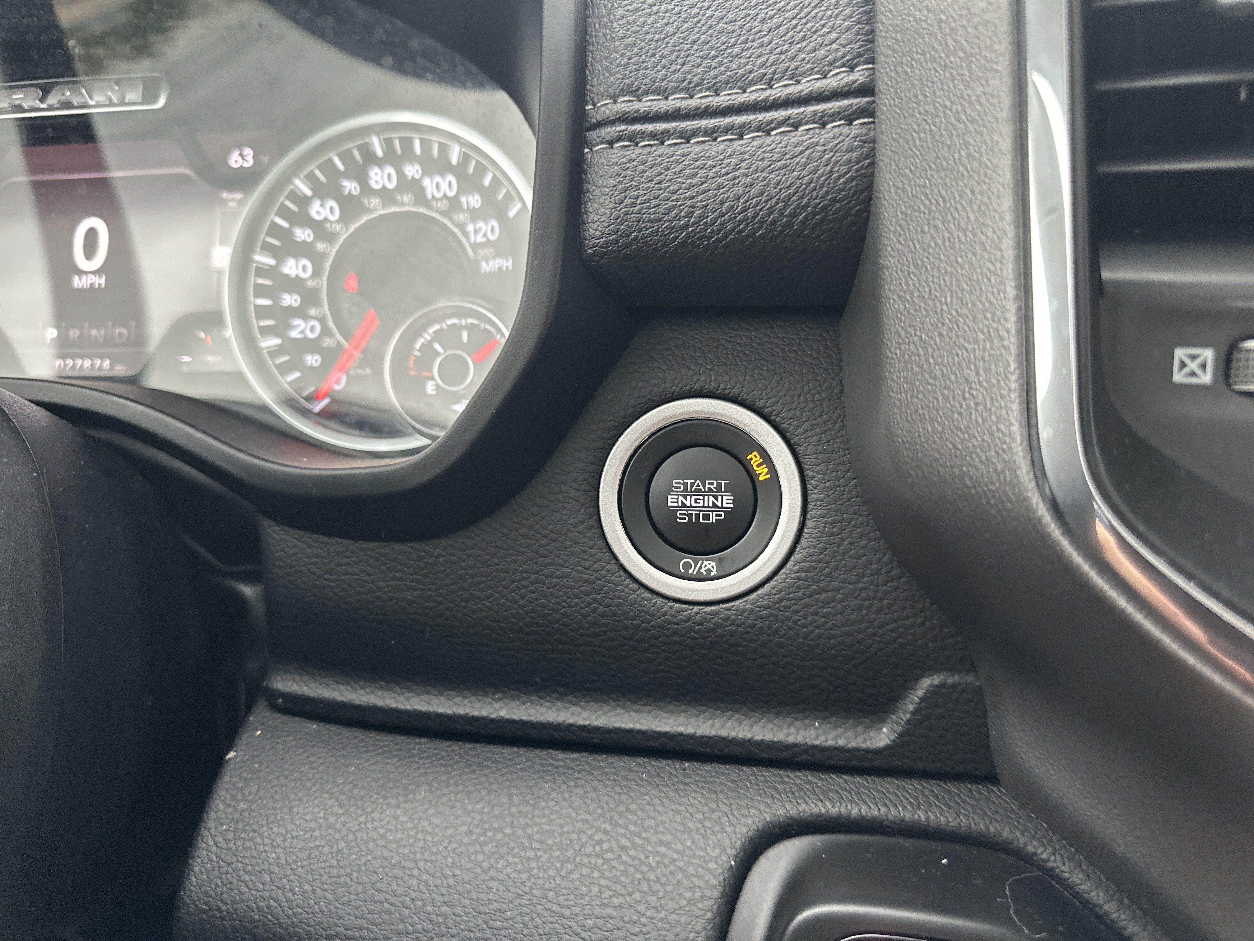 Used 2024 RAM 1500 Laramie AWD/4WD image 22