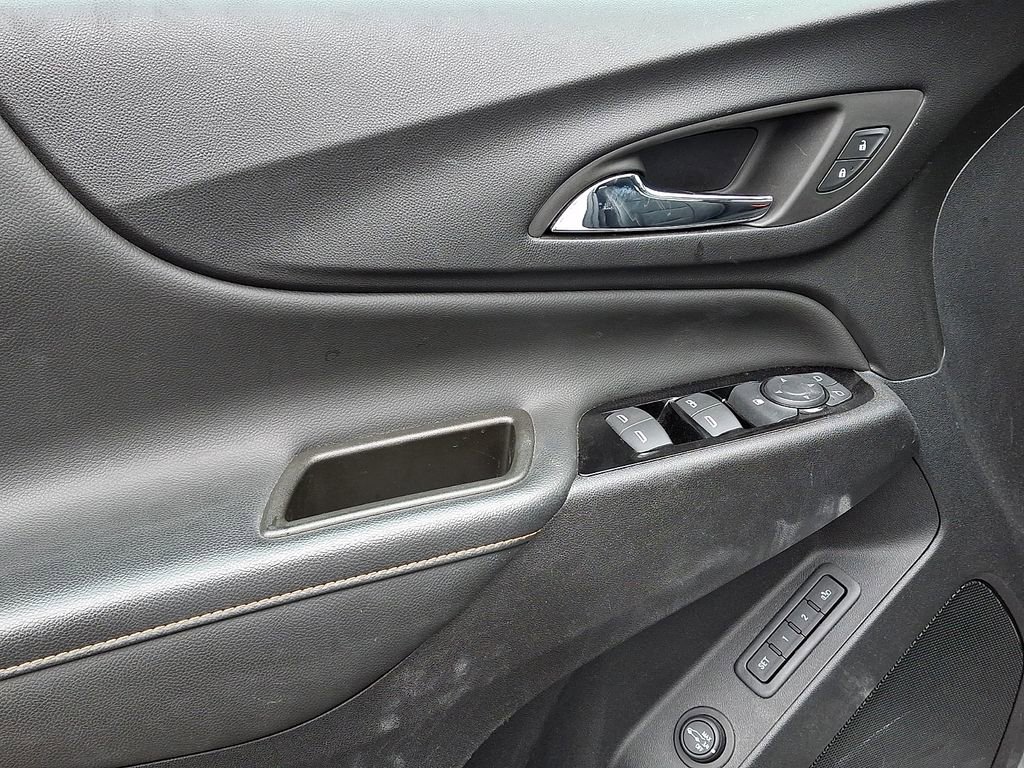 Used 2023 Chevrolet Equinox Premier image 12