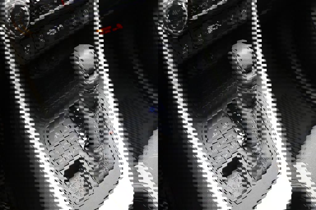 Used 2021 Toyota RAV4 XLE w/ Convenience Package image 21