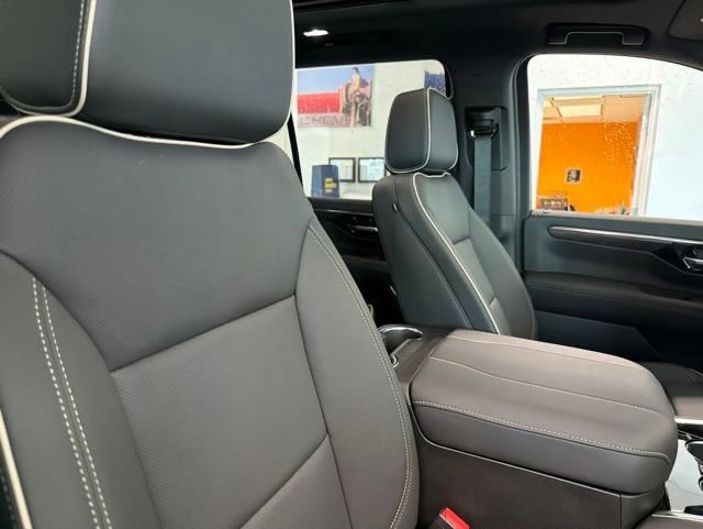 New 2026 Chevrolet Tahoe Premier w/ Sun And Tow Package AWD/4WD image 16
