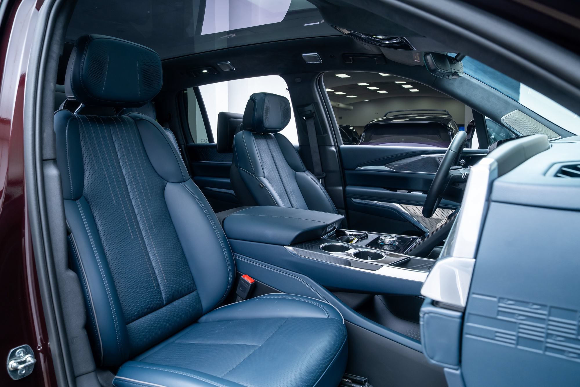 Used 2025 Cadillac Escalade IQ Sport 2 AWD/4WD image 28