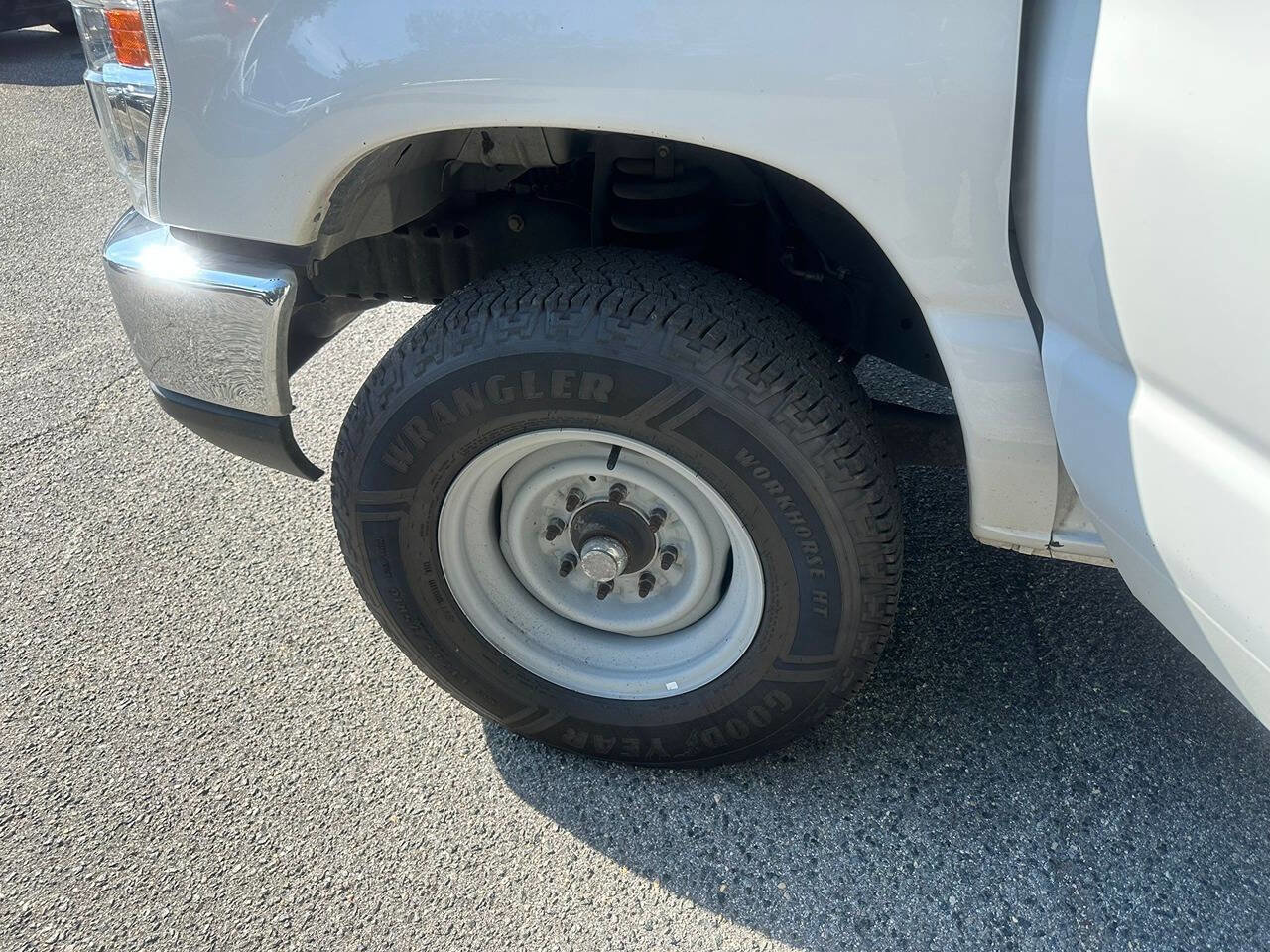 Used 2016 Ford E-350 and Econoline 350 Super Duty w/ Power Windows & Locks Group image 7