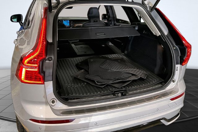 Used 2024 Volvo XC60 B5 Plus w/ Protection Package Premier AWD/4WD image 7