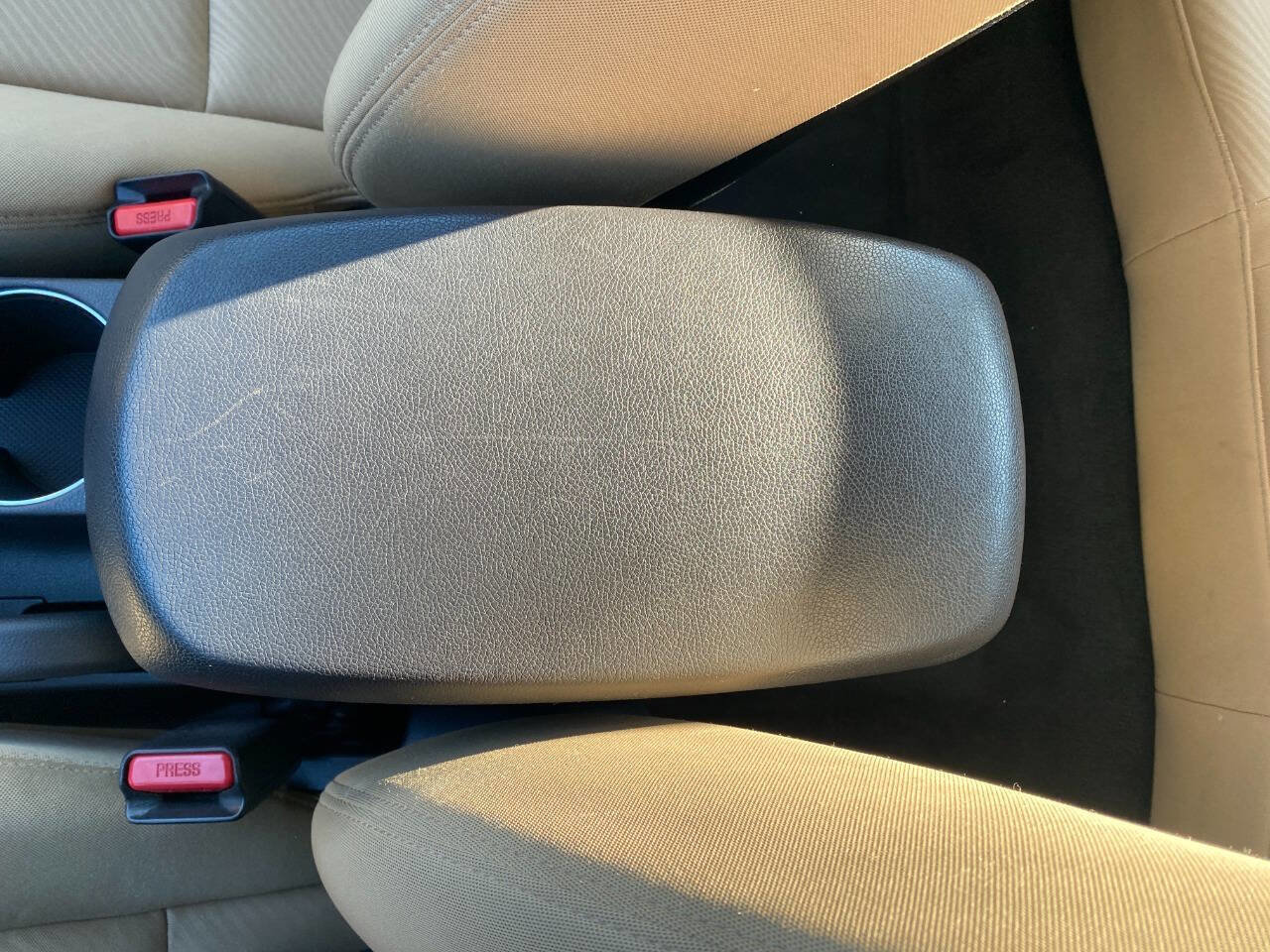 Used 2013 Hyundai Elantra GLS w/ Preferred Pkg image 19