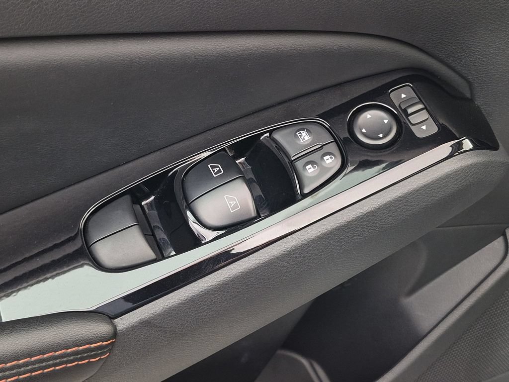 Used 2025 Nissan Altima 2.5 SR FWD image 14