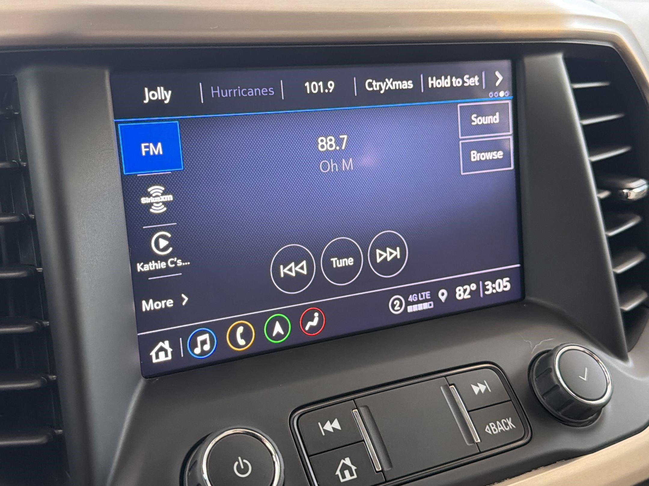 Used 2022 GMC Acadia Denali w/ Denali Ultimate Package image 24