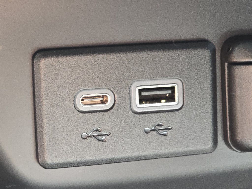 Used 2023 Chevrolet Silverado 1500 Custom AWD/4WD image 4