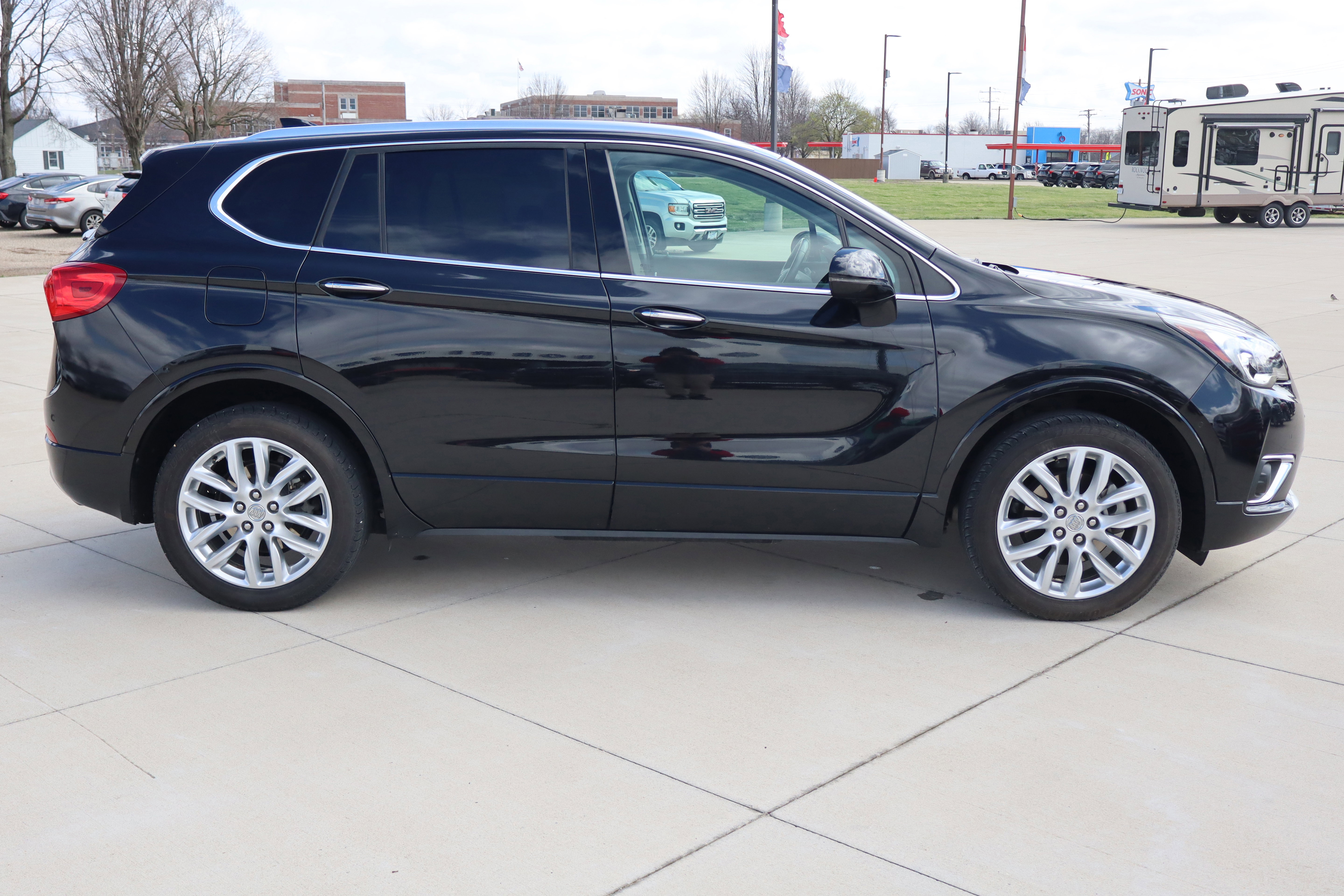 Used 2019 Buick Envision Premium w/ Driver Confidence Package image 4