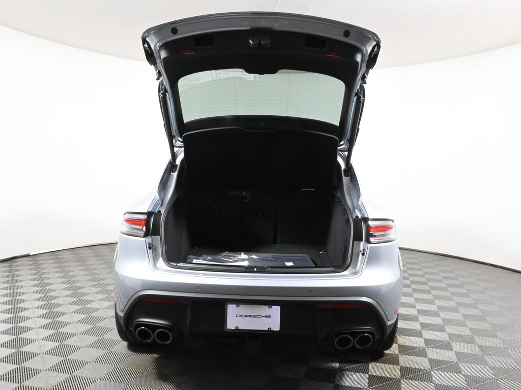 Used 2026 Porsche Macan AWD/4WD image 43