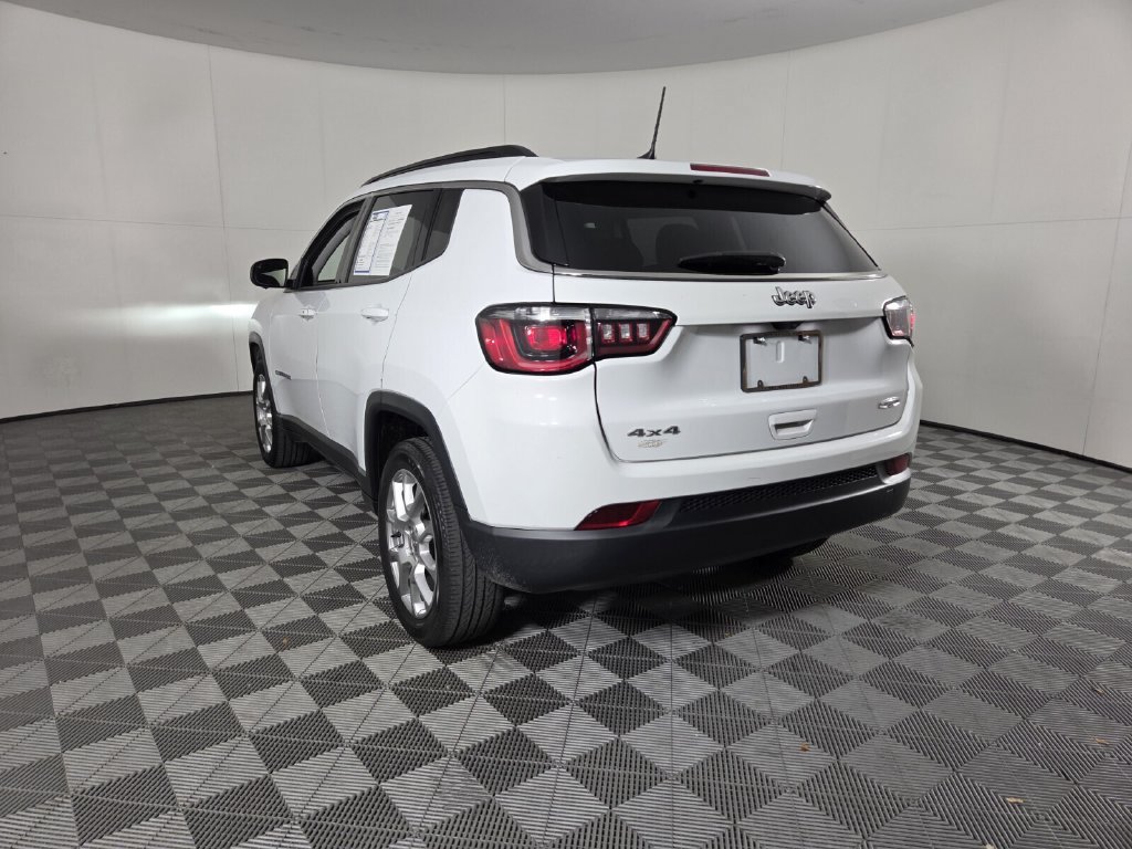 Used 2022 Jeep Compass Latitude AWD/4WD image 7