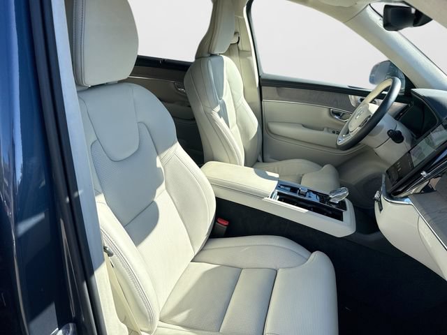 Certified 2025 Volvo XC90 B6 Ultra AWD/4WD image 31