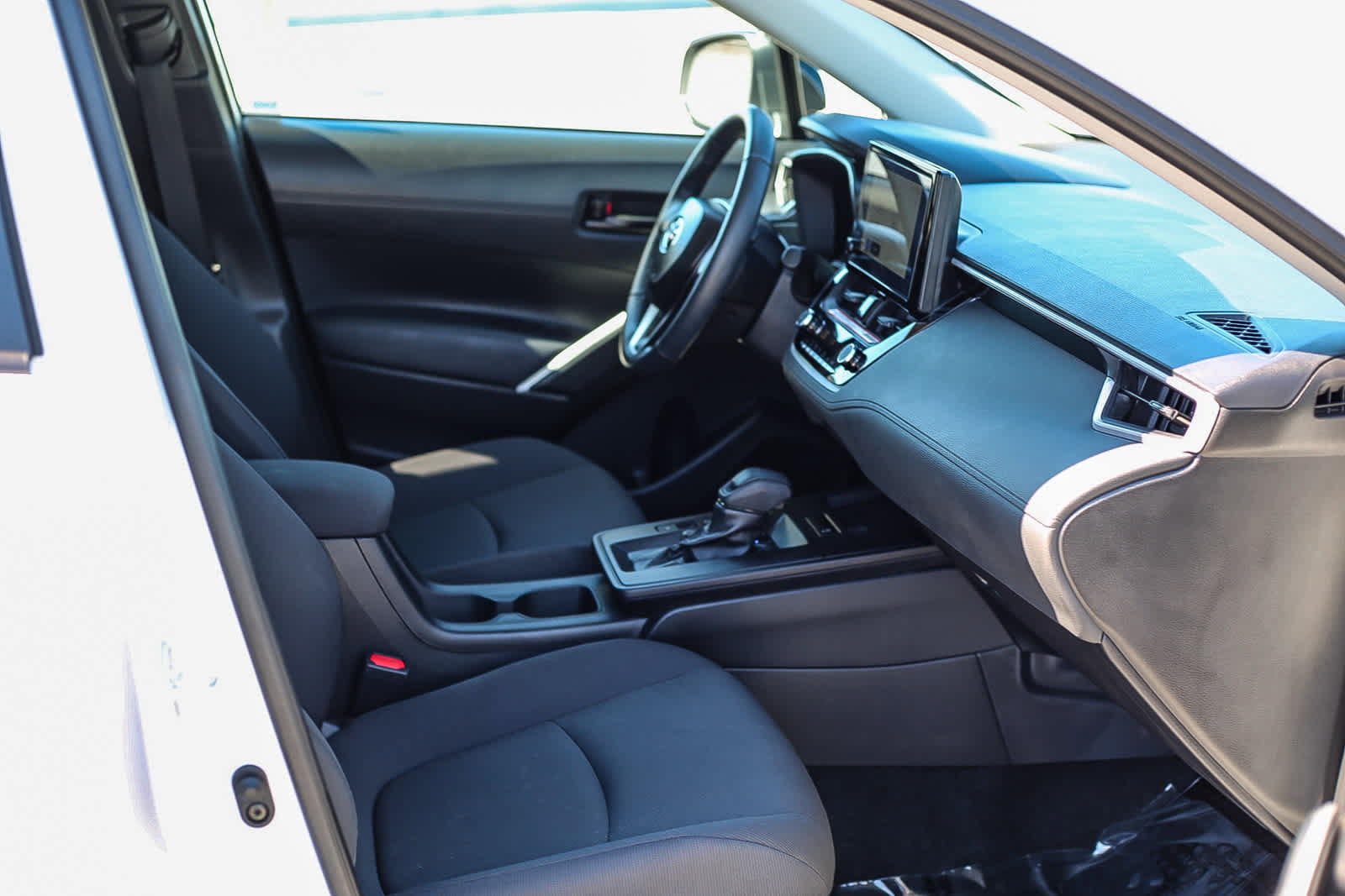 Used 2026 Toyota Corolla Cross LE w/ Moonroof Package FWD image 16