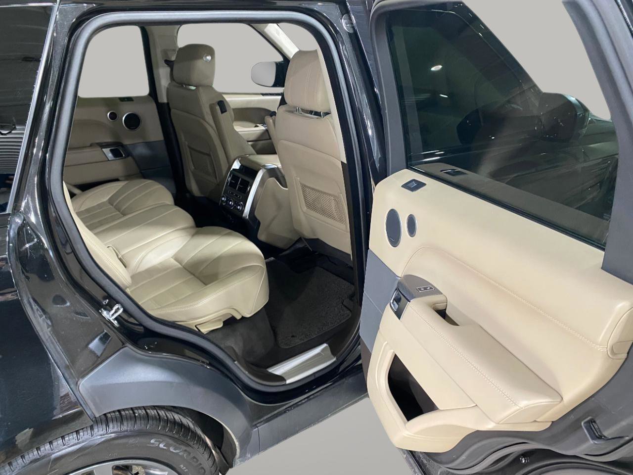 Used 2017 Land Rover Range Rover Sport HSE Dynamic image 25