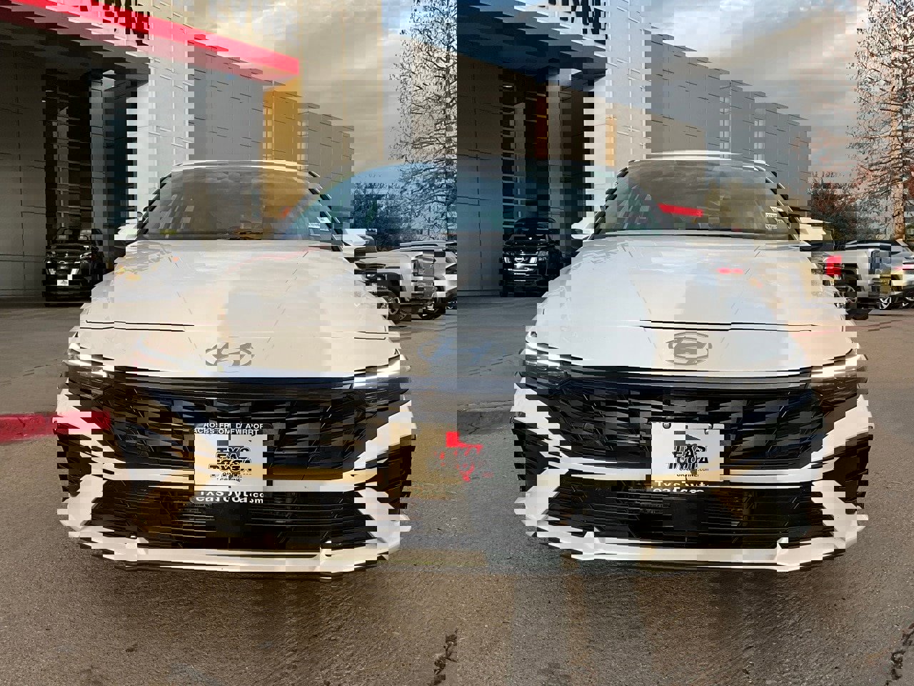 Used 2025 Hyundai Elantra Limited image 4