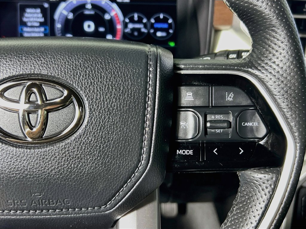 Used 2023 Toyota Sequoia Capstone RWD image 19