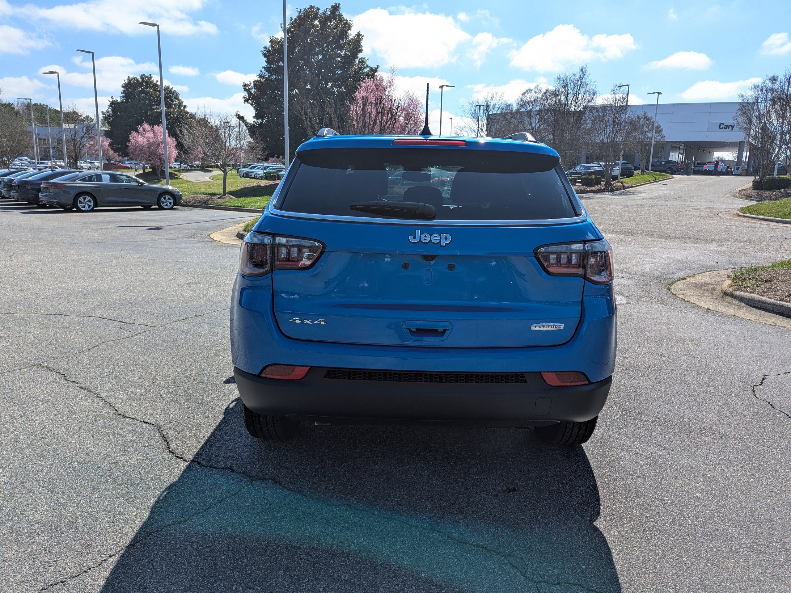 Certified 2025 Jeep Compass Latitude image 6