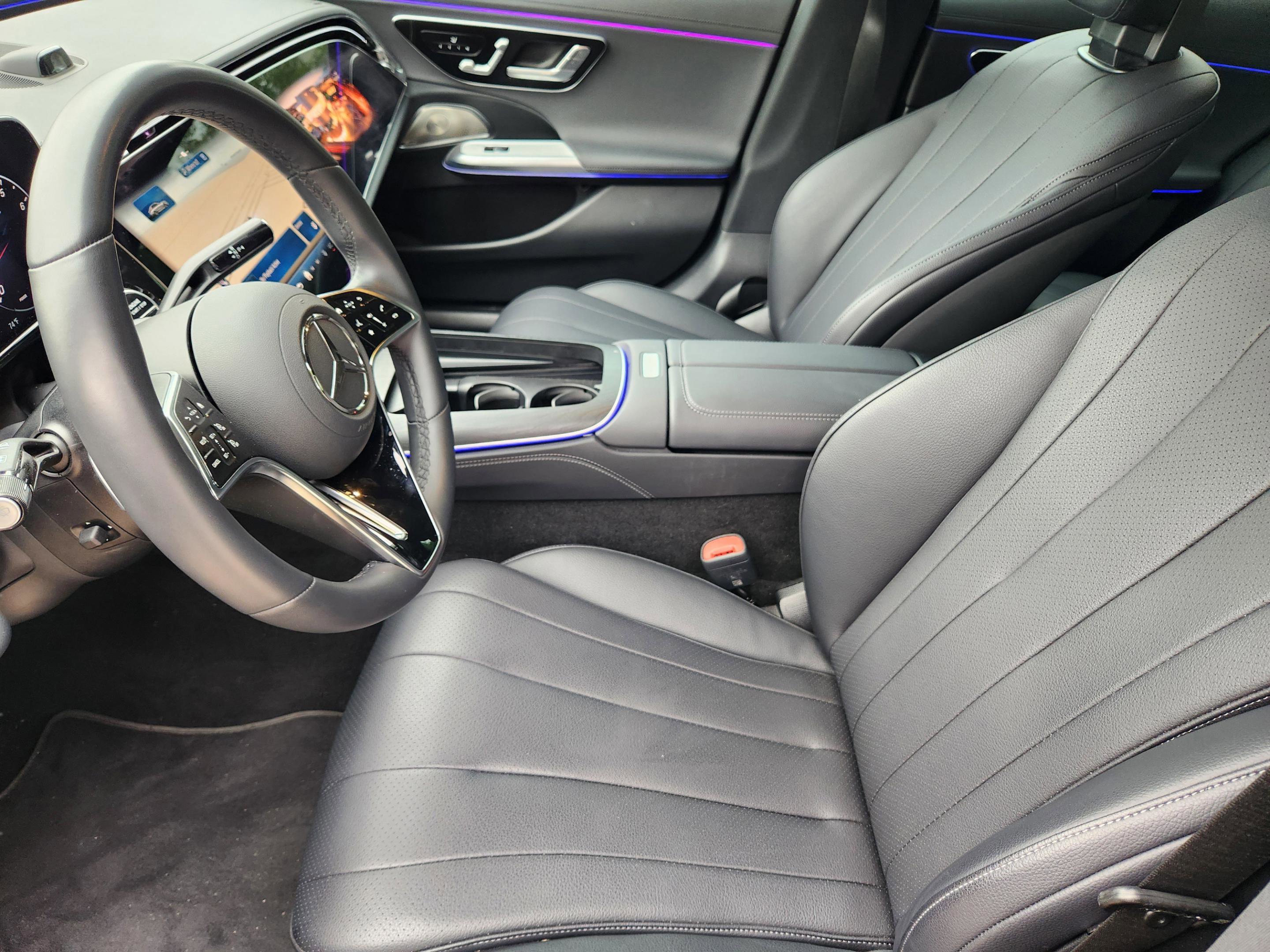 Used 2025 Mercedes-Benz E 350 4MATIC Sedan image 6