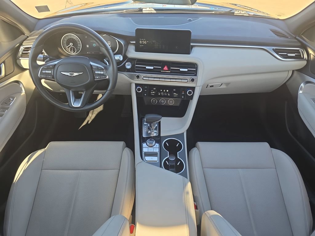 Used 2025 Genesis G70 2.5T image 9