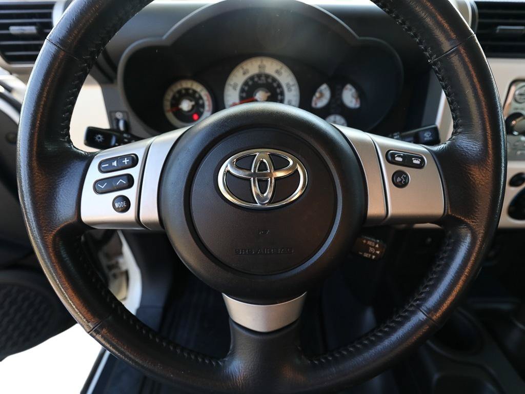 Used 2013 Toyota FJ Cruiser 4WD w/ Upgrade Pkg image 15